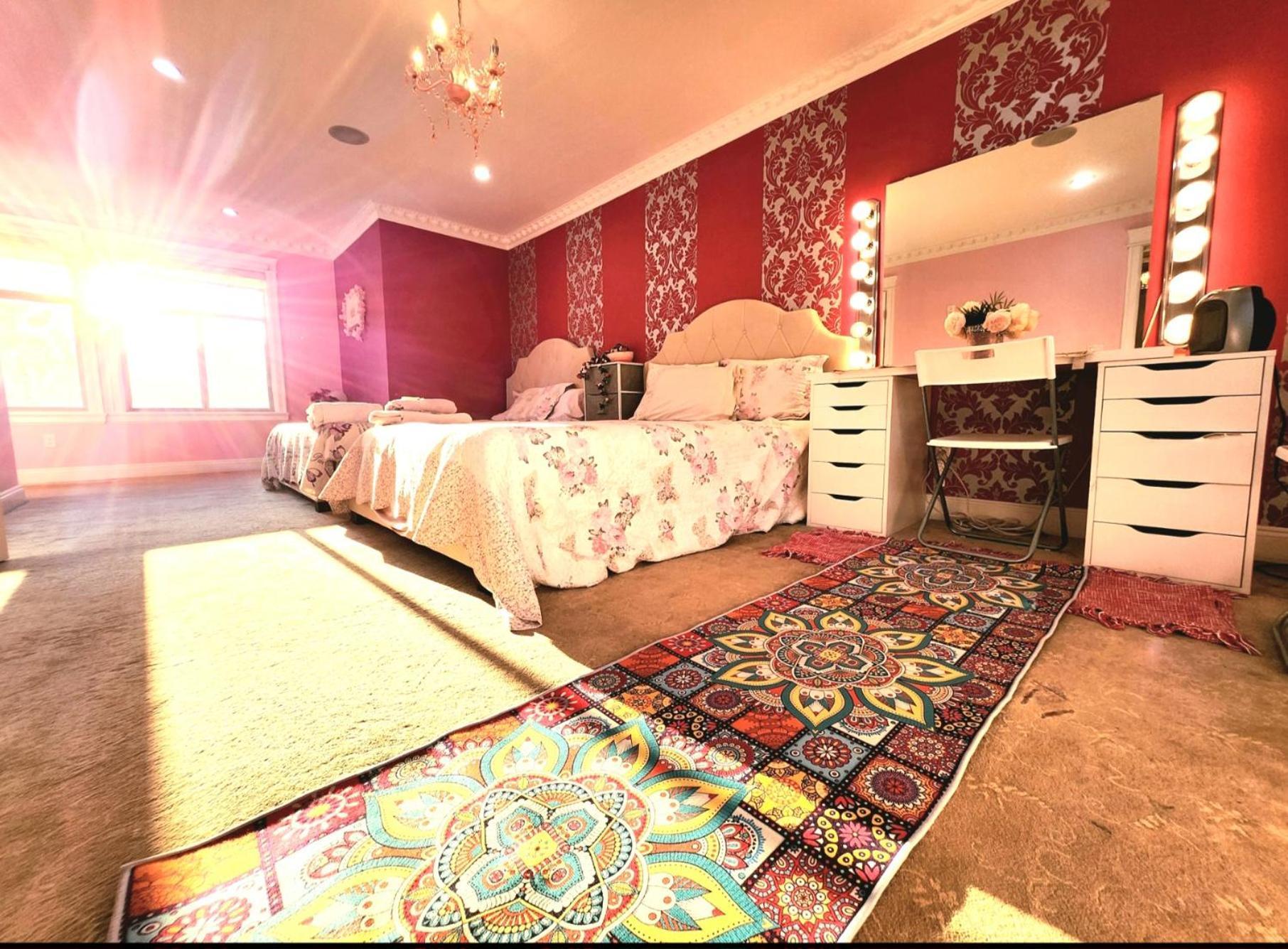 Empress Palace Hotel Surrey Esterno foto